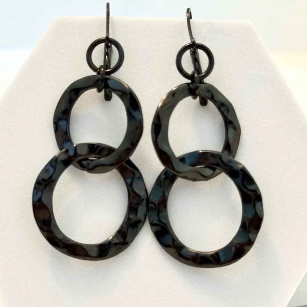 Black shiny triple hoop earrings